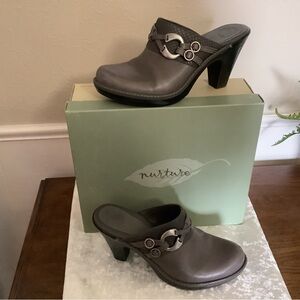 Nurture Whisperer Gray Mule 8.5